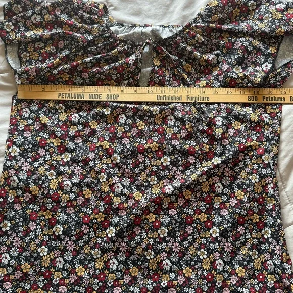 Simplefun Women’s Boho Black Floral Flutter Sleeve, Tie Front Top Size Med EUC - Picture 11 of 12